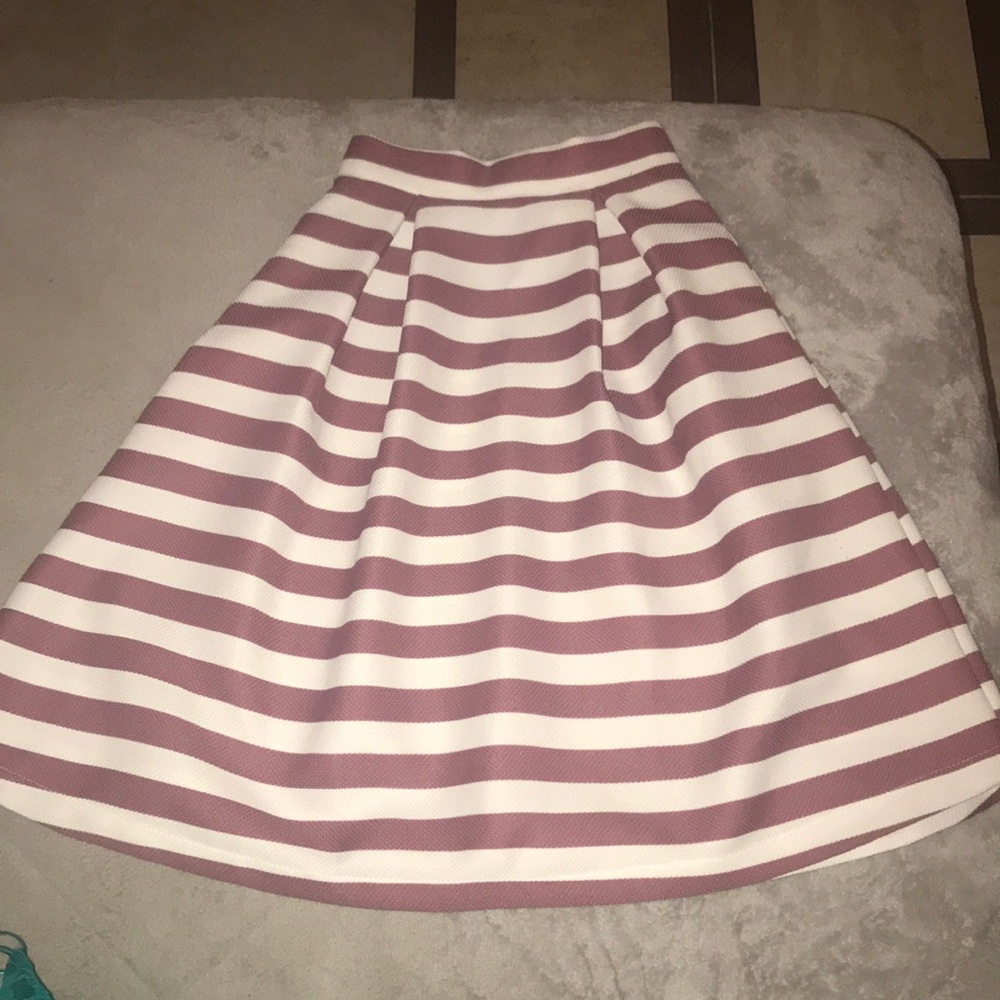 Super cute Pink & white striped midi skirt!💞